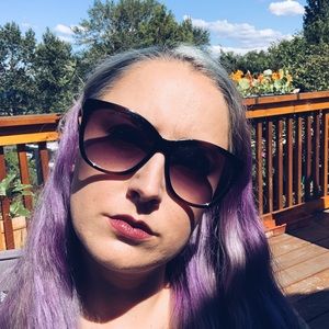 Meet your Posher, Sara